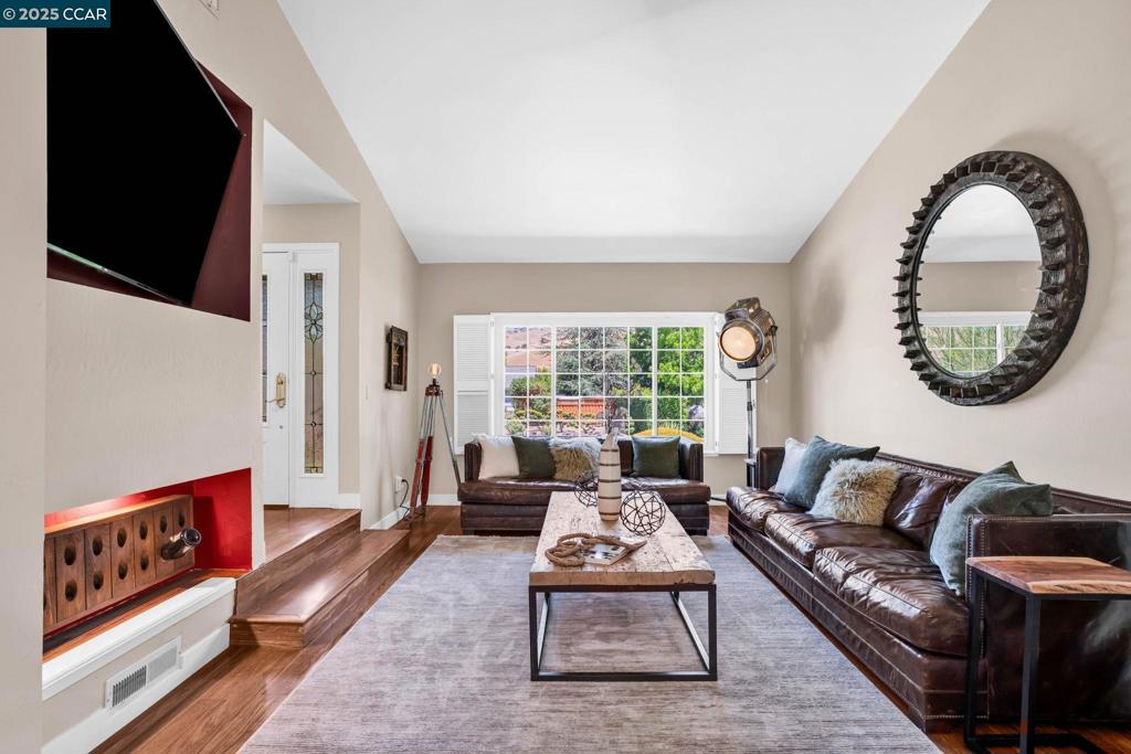 REGENCY WOODS - Residential