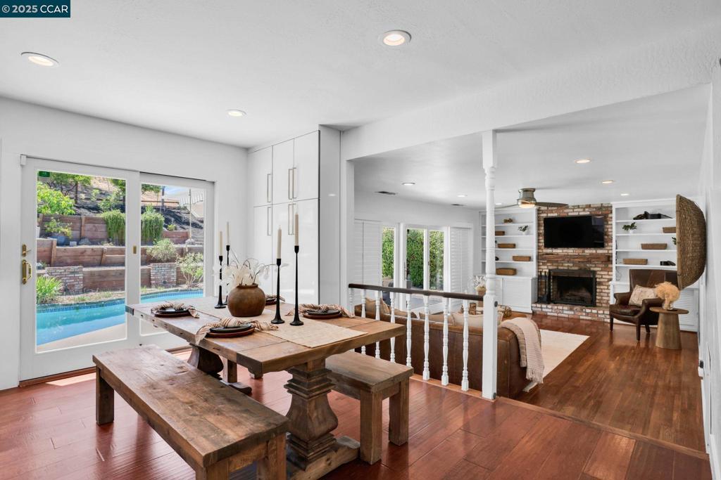 REGENCY WOODS - Residential