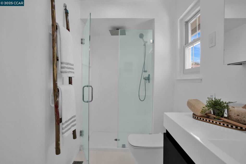 REGENCY WOODS - Residential