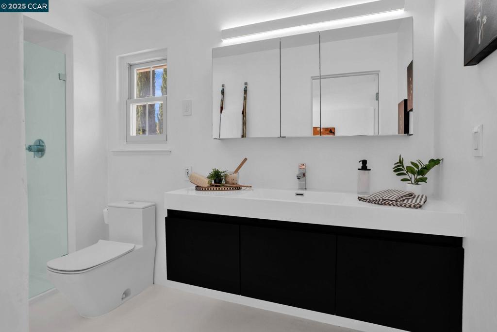 REGENCY WOODS - Residential