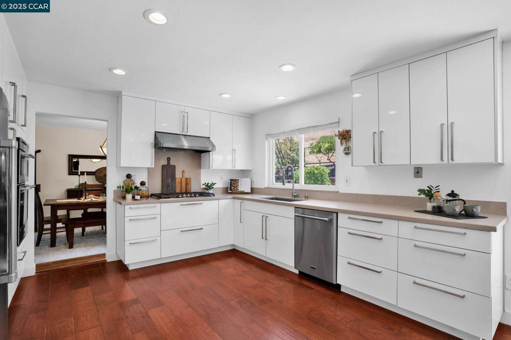 REGENCY WOODS - Residential