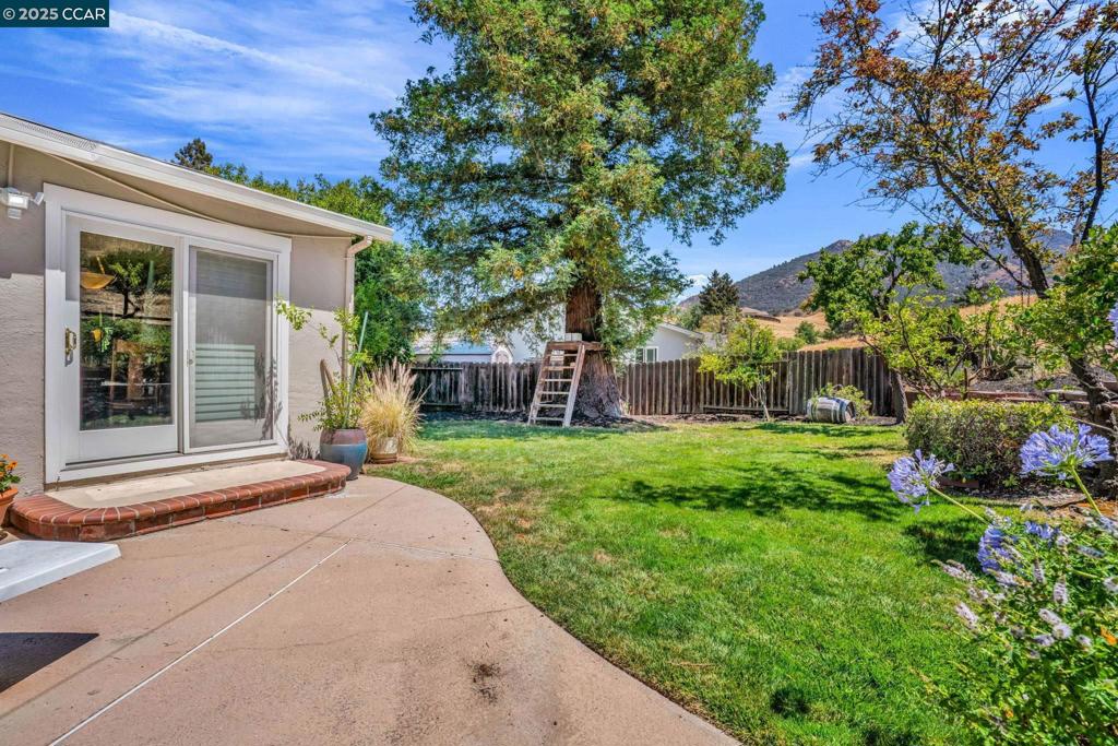 REGENCY WOODS - Residential