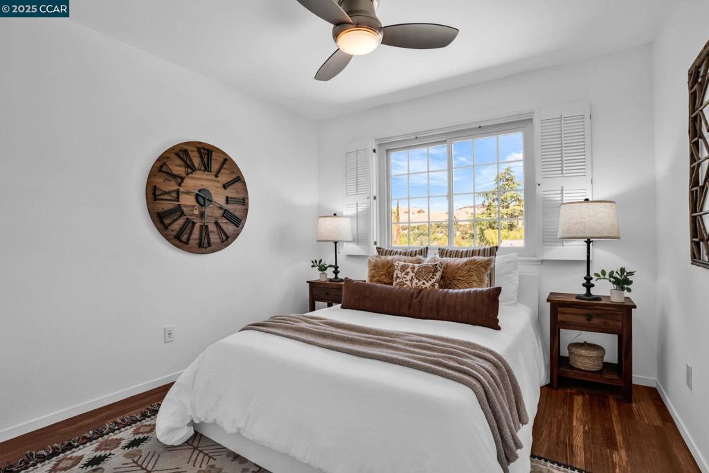 REGENCY WOODS - Residential