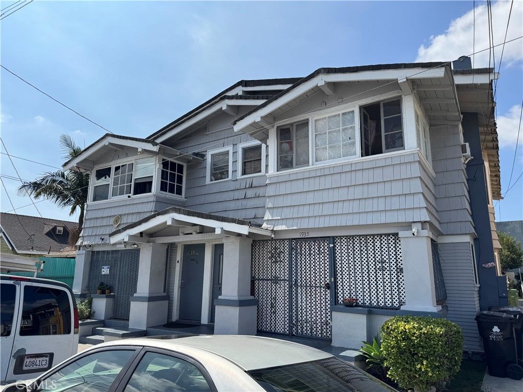 Photo of 1935 Arapahoe, Los Angeles, CA 90007 (MLS # SR26015427)