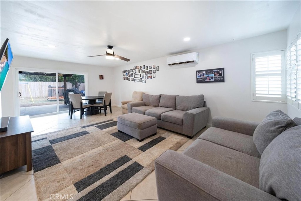 1354 S Maple