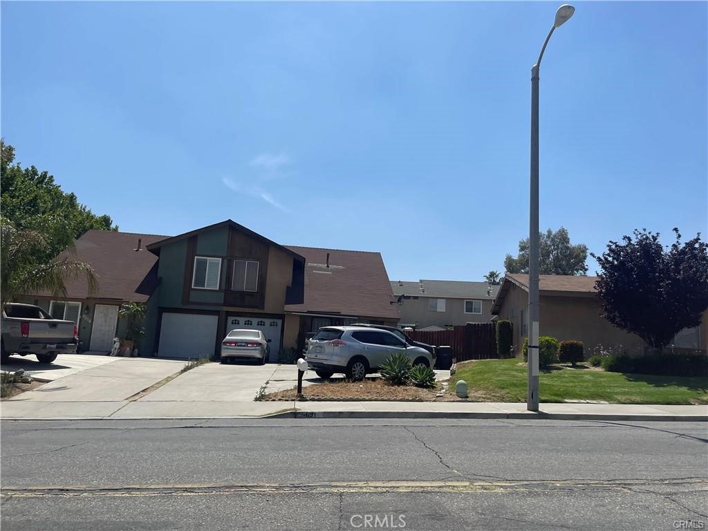 GREAT STARTER HOME*******two-story attached home **** Jurupa Valley. THREE bedrooms, 1.5 bathrooms. One car attached garage and driveway parking. Small backyard. Near Jurupa Hills Country Golf Club, park, and transportation*** NO HOA****** CASH OFFERS ONL*******