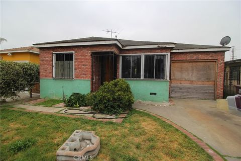 Photo of 336 W Caldwell ST, Compton, CA 90220 (MLS # DW26093954)
