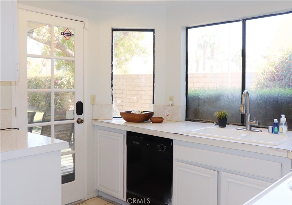 Cathedral Cyn CC SFR (33610) - Residential