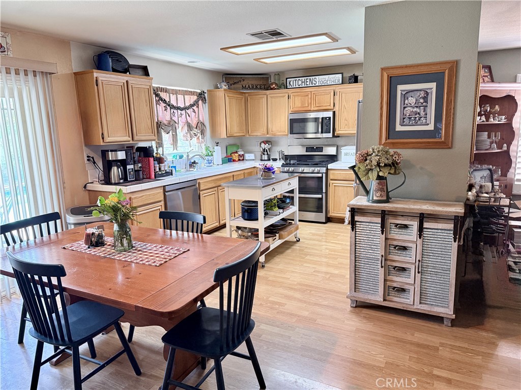Properties 3 39233 Raphael Lane