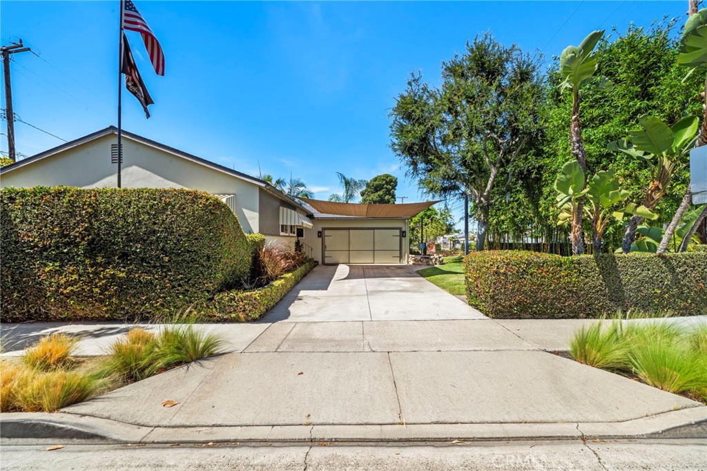 821 N Magnolia Avenue