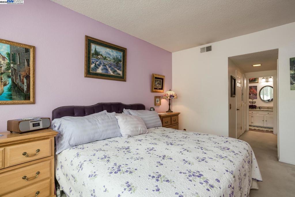 MEADOWBROOK VILL - Residential