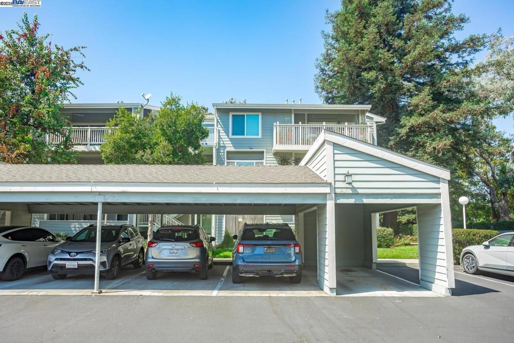 MEADOWBROOK VILL - Residential