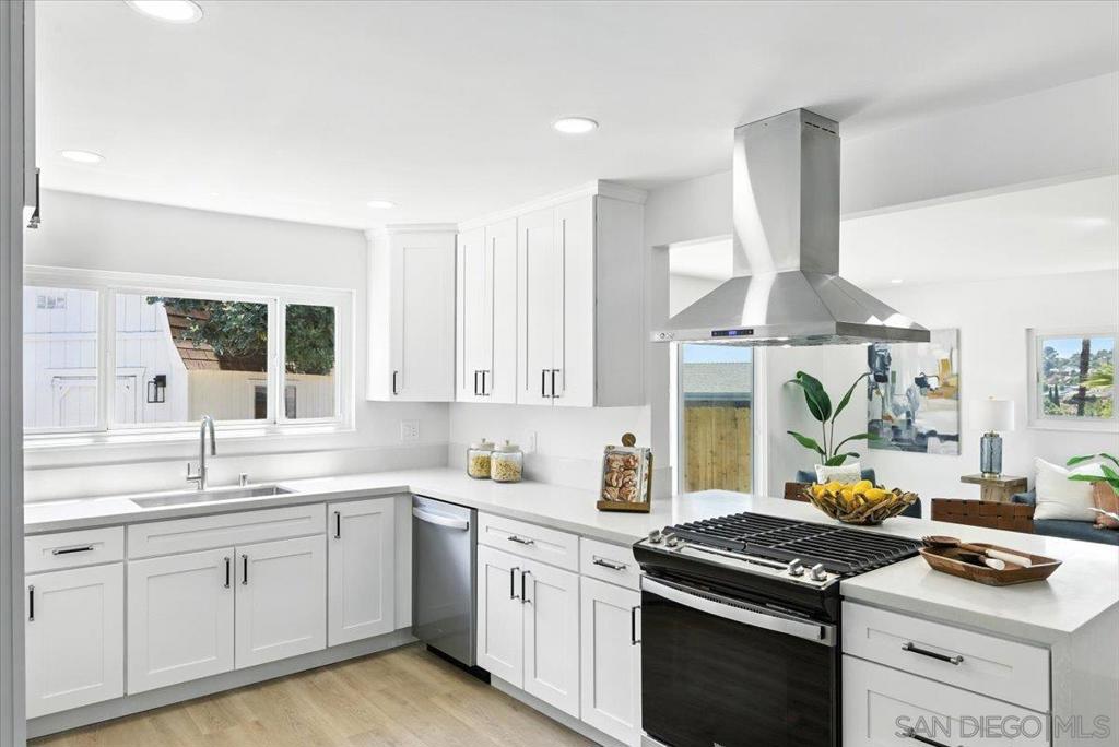 1225 Gilford Ct