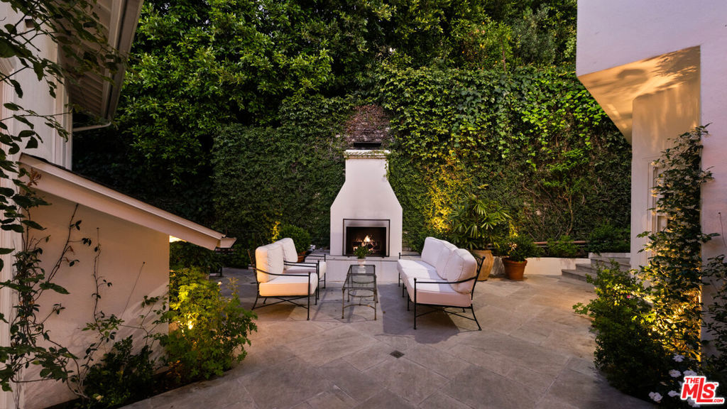 1446 Lindacrest Drive