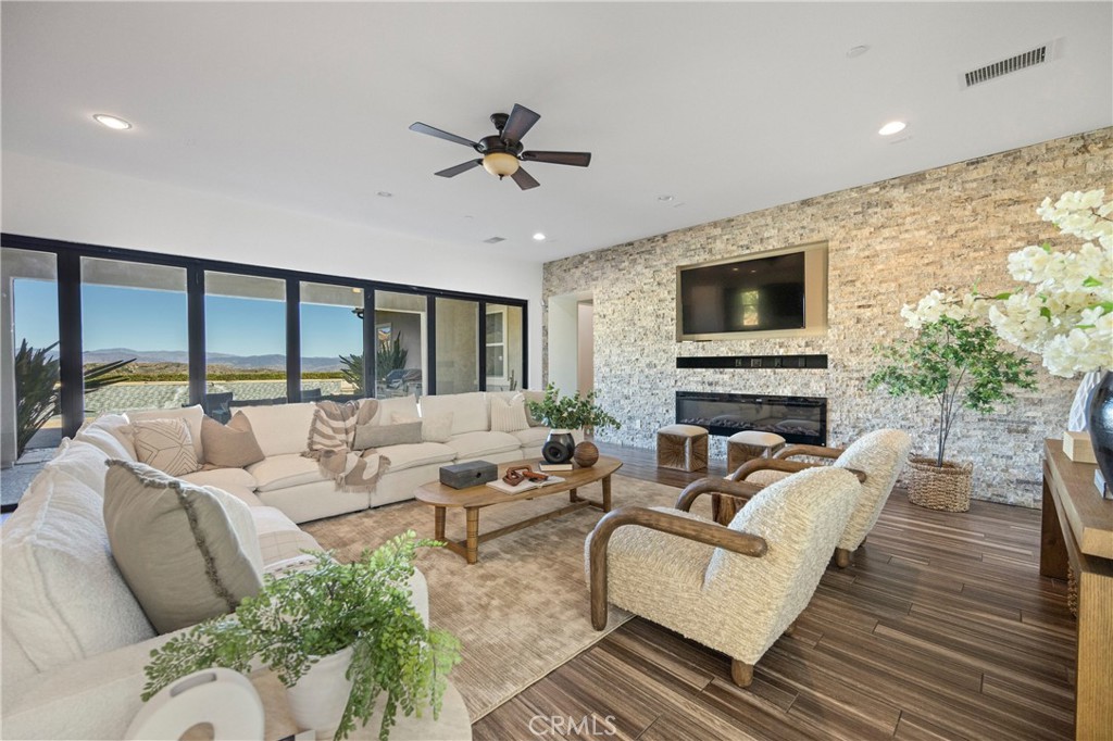 Oakridge (OKRSO) - Residential