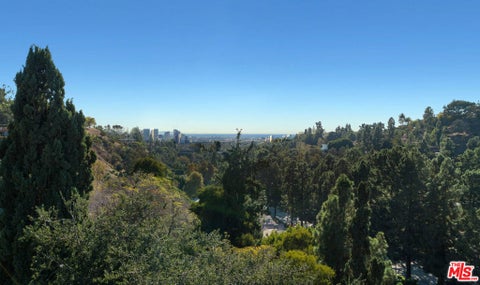 Photo of 1579 LINDACREST Drive, Beverly Hills, CA 90210 (MLS # 26992771)
