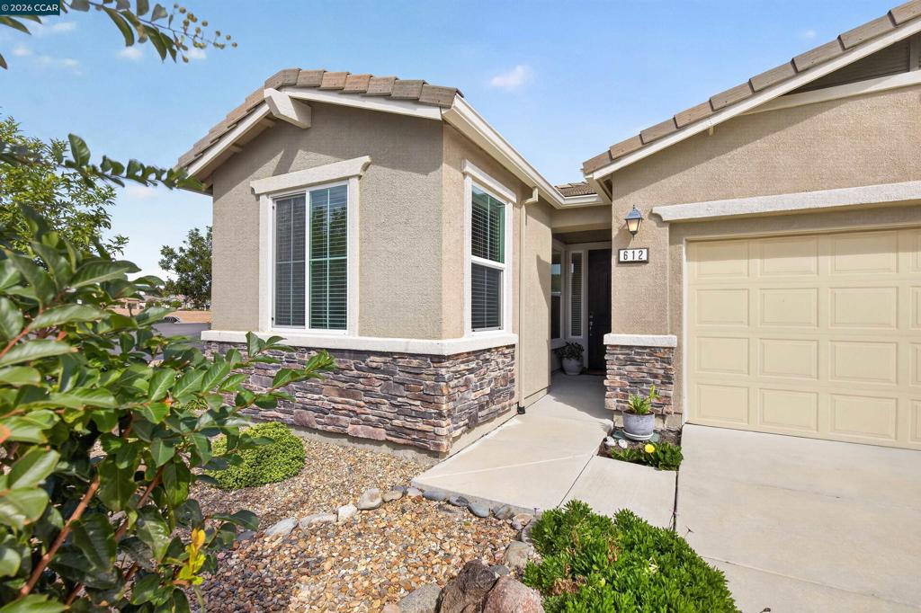 612 Belcarra Ct