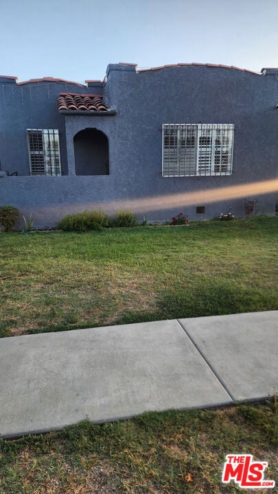 742 E 84th Place, Los Angeles CA 90001