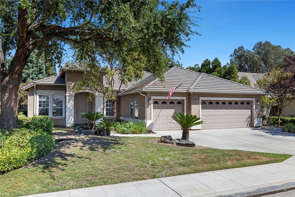 Get ready to fall in love with this Clovis contemporary home!
This 3 bedroom, 2 bathroom home offers 1,649 square feet of comfortable living on an impressive 11,410 square foot lot. That means plenty of room to create your own backyard retreat.
Step inside and you will find fresh interior paint, brand new flooring, and a kitchen that shines with all new appliances. Move in ready has never looked this good!
The layout was designed with both everyday living and entertaining in mind. Enjoy a formal dining room for special occasions, a breakfast nook for your morning coffee, and a spacious living area that feels inviting and stylish.
The private primary suite includes a generous walk-in closet, a soaking tub, and a separate shower. It is the perfect space to recharge at the end of the day.
Outdoors, the covered patio is ready for weekend gatherings or quiet evenings under the stars. A three-car garage provides ample storage and convenience.
Located within the highly regarded Clovis Unified School District, this single-story beauty is ready for you to make it your own. Do not miss your chance to call this Clovis gem your new home!