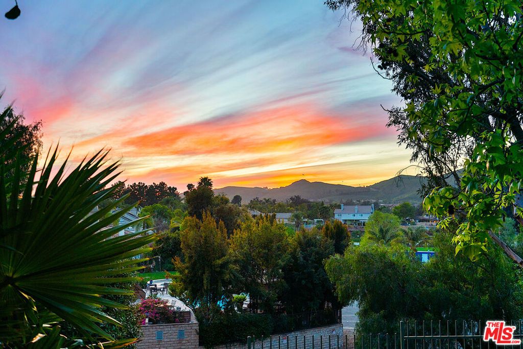 Photo of 633 Noble Road, Simi Valley, CA 93065 (MLS # 26646325)