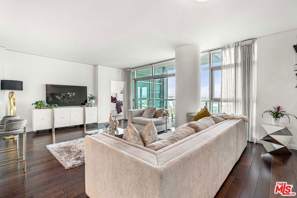 Photo of 13650 Marina Pointe Drive #1009, Marina Del Rey, CA 90292 (MLS # 25598507)