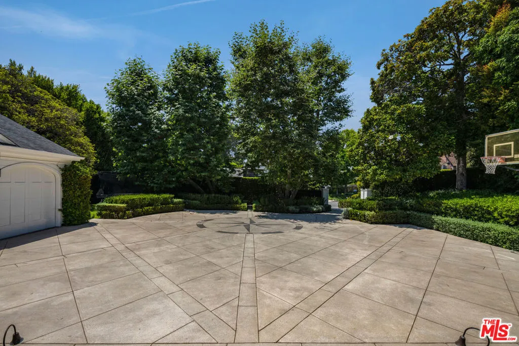 Los Angeles, California 90049, United States, 7 Bedrooms Bedrooms, ,7 BathroomsBathrooms,Residential,Active,176549