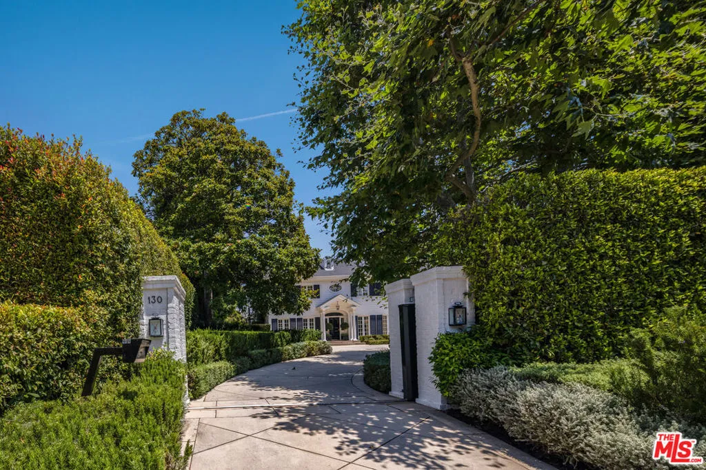 Los Angeles, California 90049, United States, 7 Bedrooms Bedrooms, ,7 BathroomsBathrooms,Residential,Active,176549