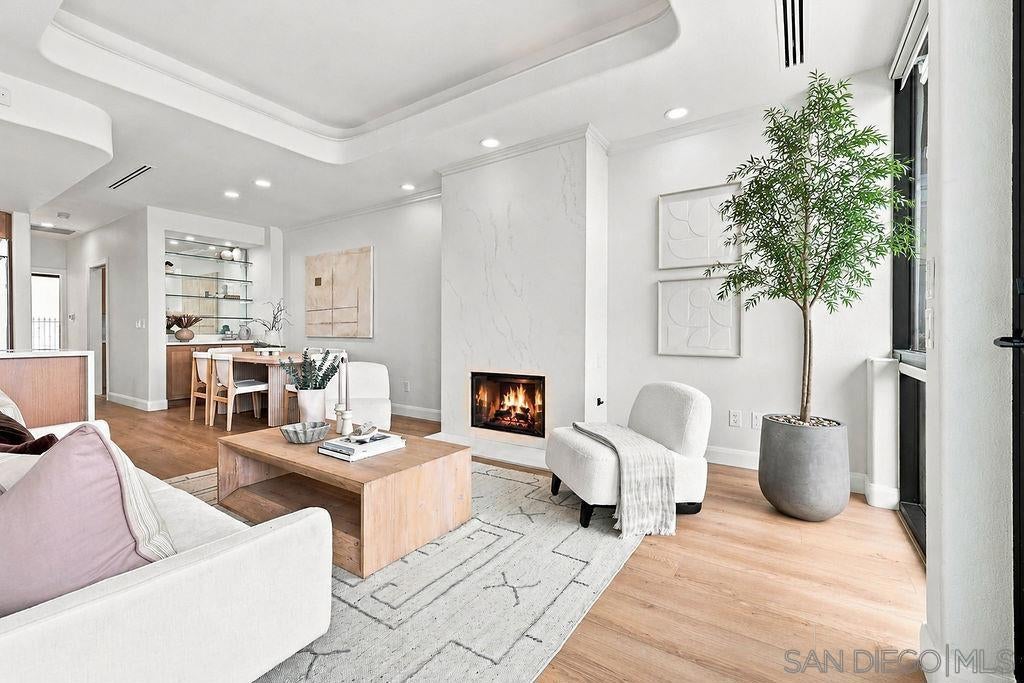 939 Coast Blvd. Unit 103
