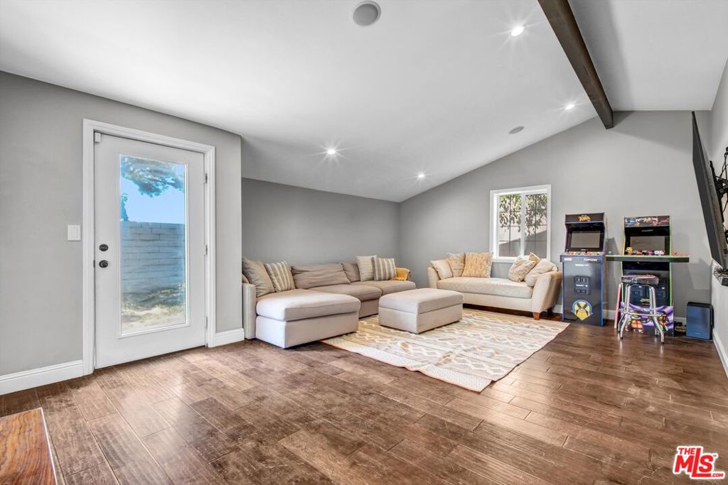 12233 Malone Street, Los Angeles CA 90066