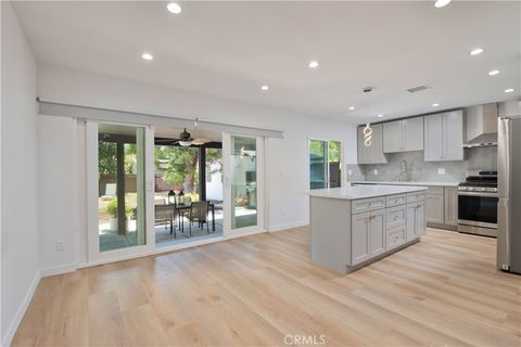 Photo of 6644 Lemona Avenue, Van Nuys, CA 91405 (MLS # SR25234089) Photo of 6644 Lemona Avenue, Van Nuys, CA 91405 (MLS # SR25234089)