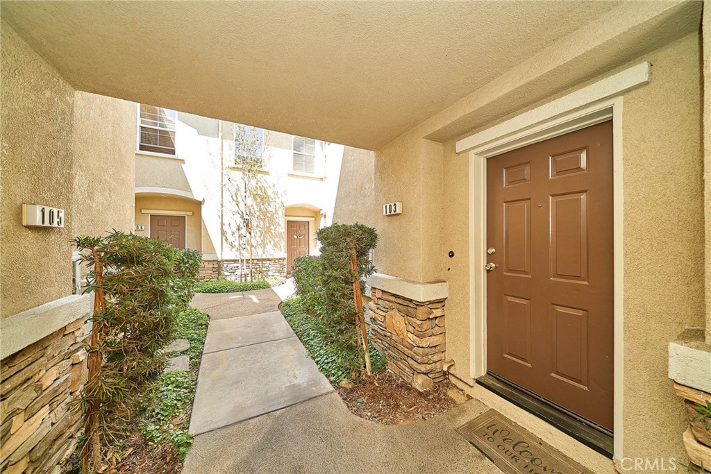 7353 Ellena W#103