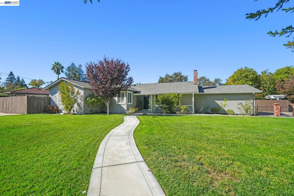 1949 Hollis Ct