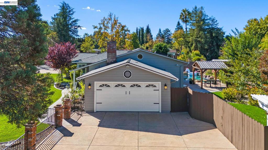 1949 Hollis Ct