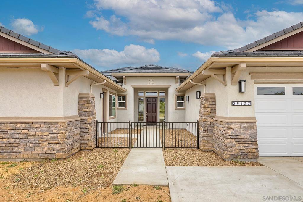 29527 Viking View Ln