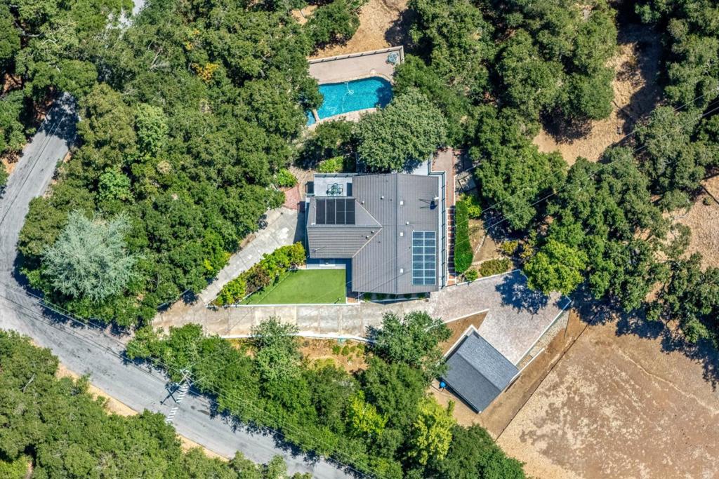 15565 Armsby Lane