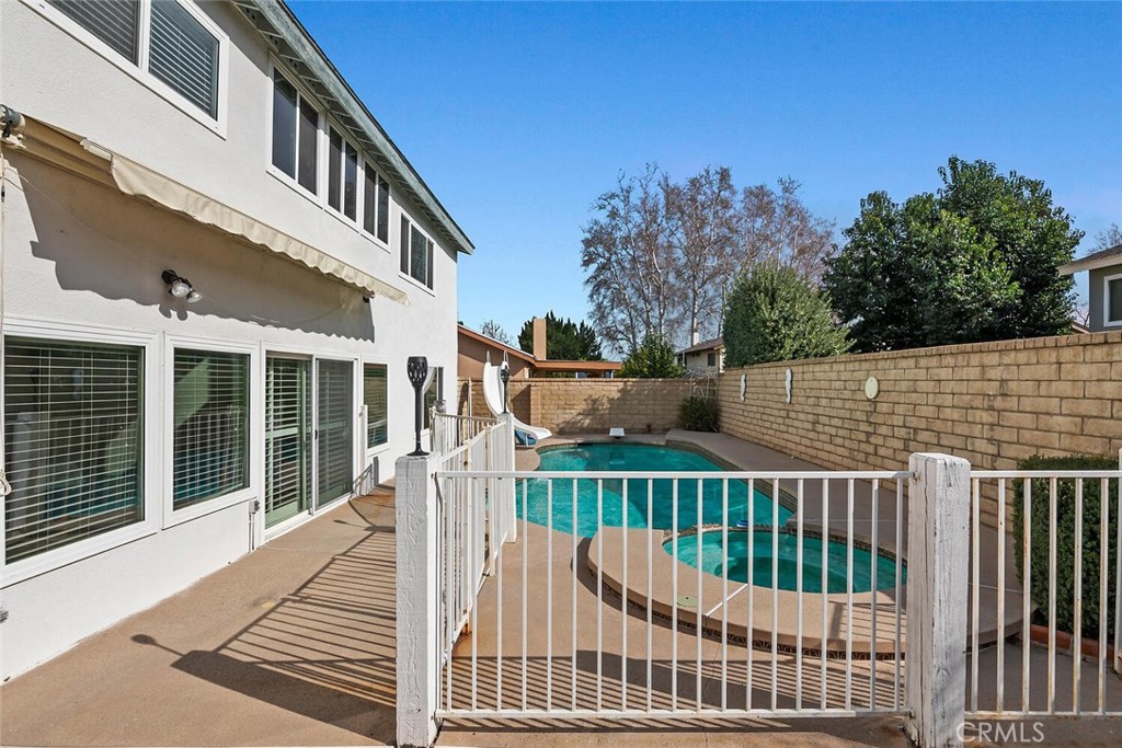 Valencia Glen (VLGL) - Residential Lease