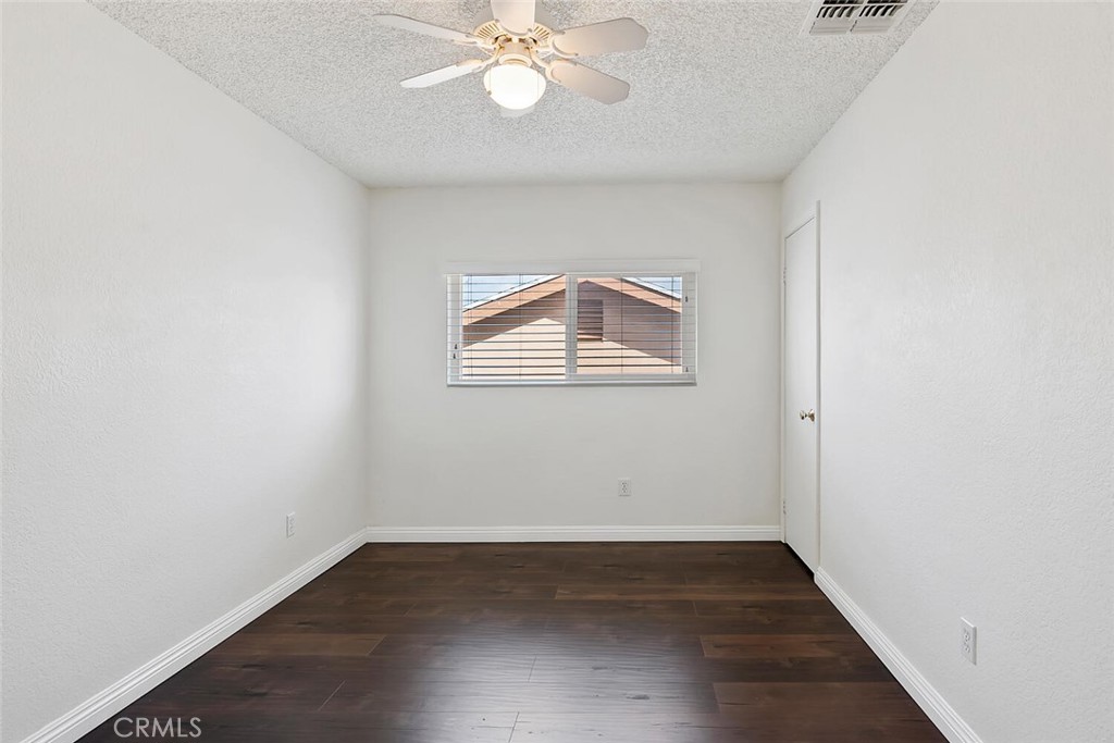 Valencia Glen (VLGL) - Residential Lease