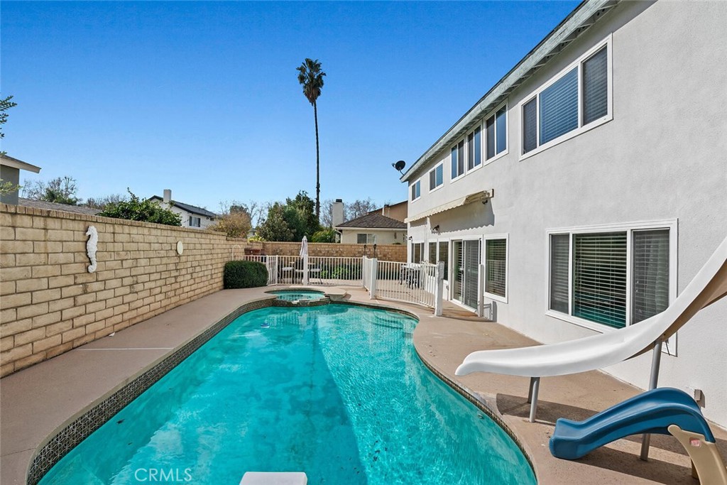 Valencia Glen (VLGL) - Residential Lease