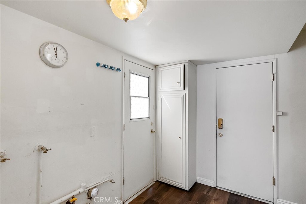 Valencia Glen (VLGL) - Residential Lease