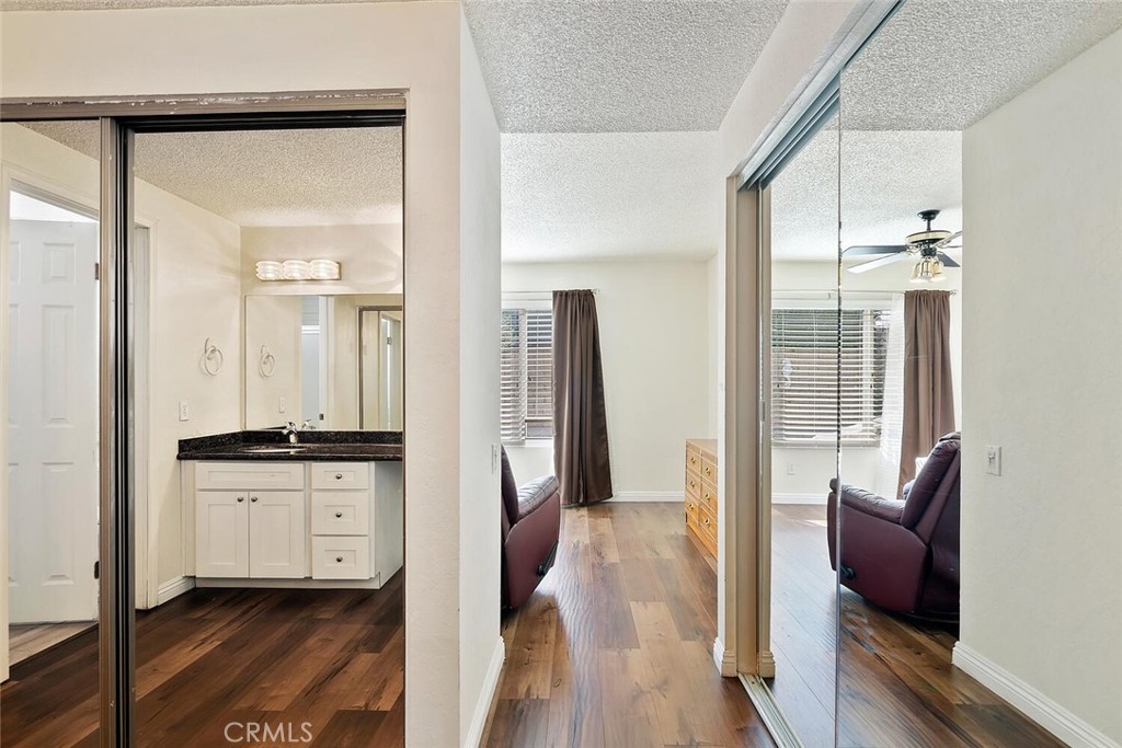 Valencia Glen (VLGL) - Residential Lease