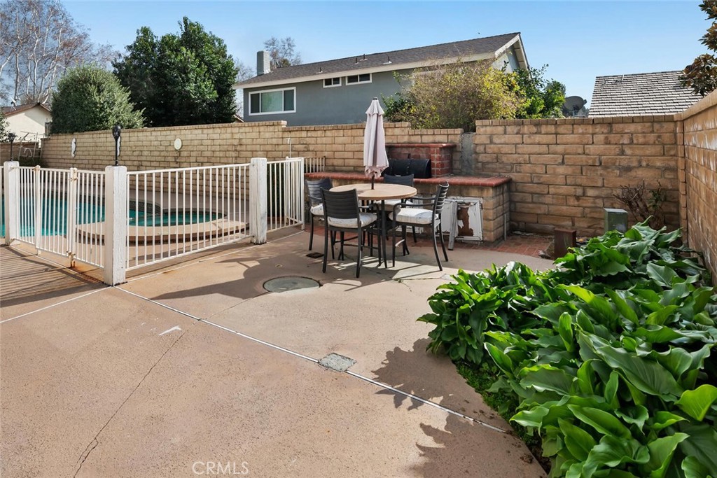 Valencia Glen (VLGL) - Residential Lease