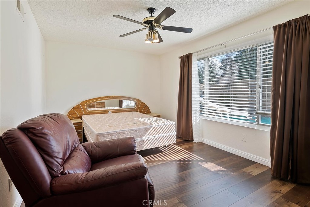 Valencia Glen (VLGL) - Residential Lease