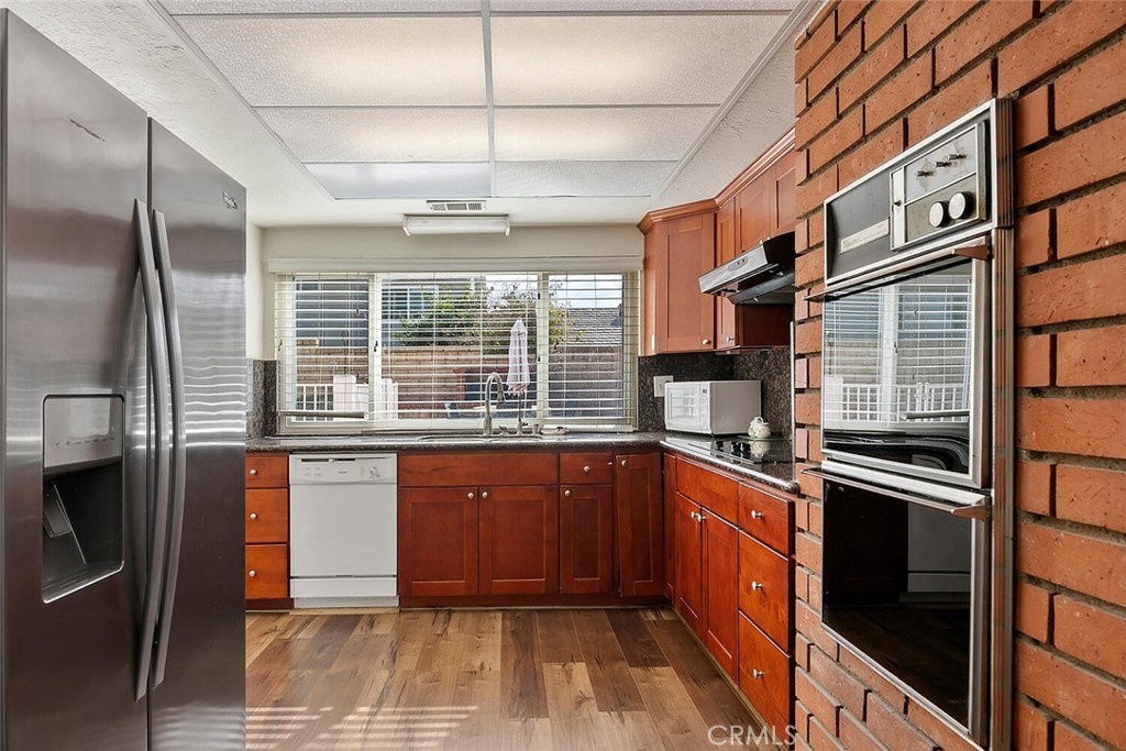 Valencia Glen (VLGL) - Residential Lease