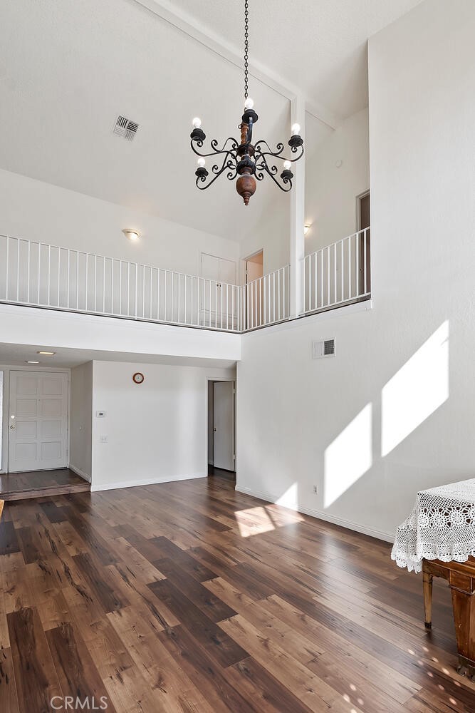 Valencia Glen (VLGL) - Residential Lease