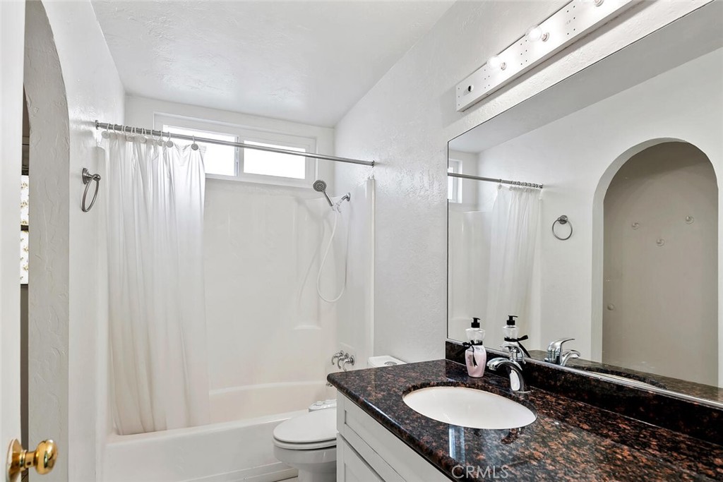 Valencia Glen (VLGL) - Residential Lease