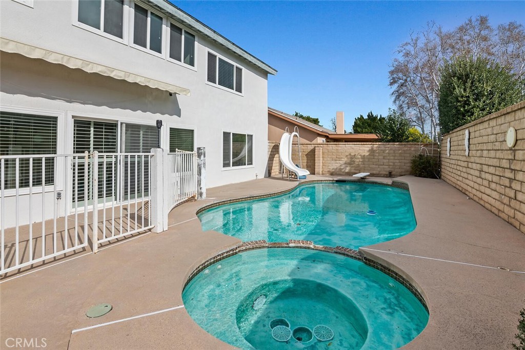 Valencia Glen (VLGL) - Residential Lease