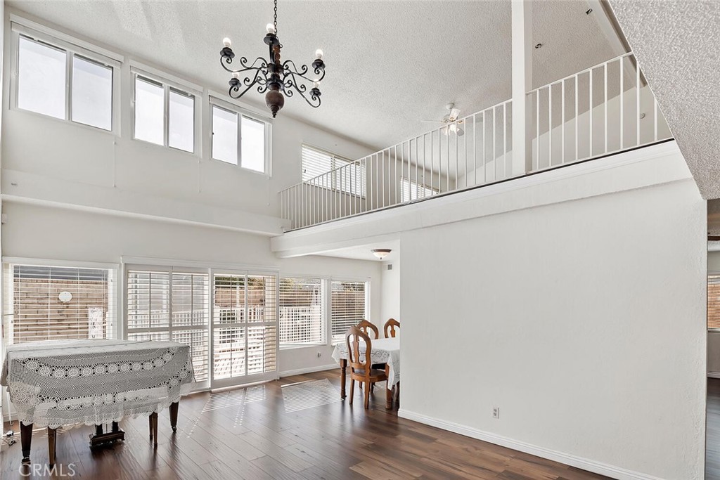 Valencia Glen (VLGL) - Residential Lease