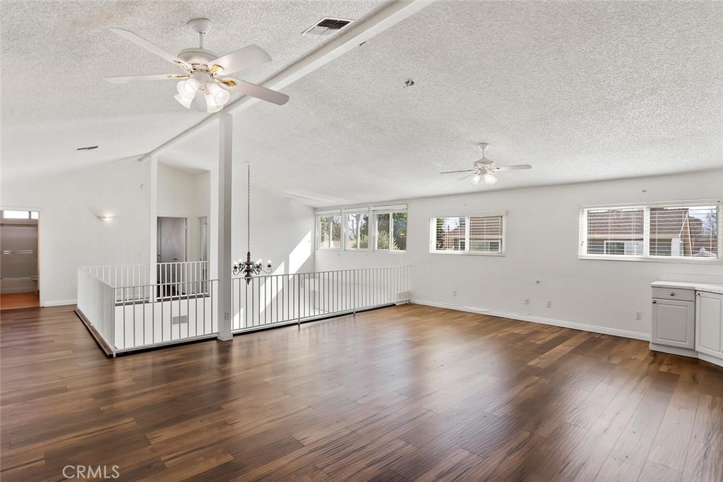 Valencia Glen (VLGL) - Residential Lease