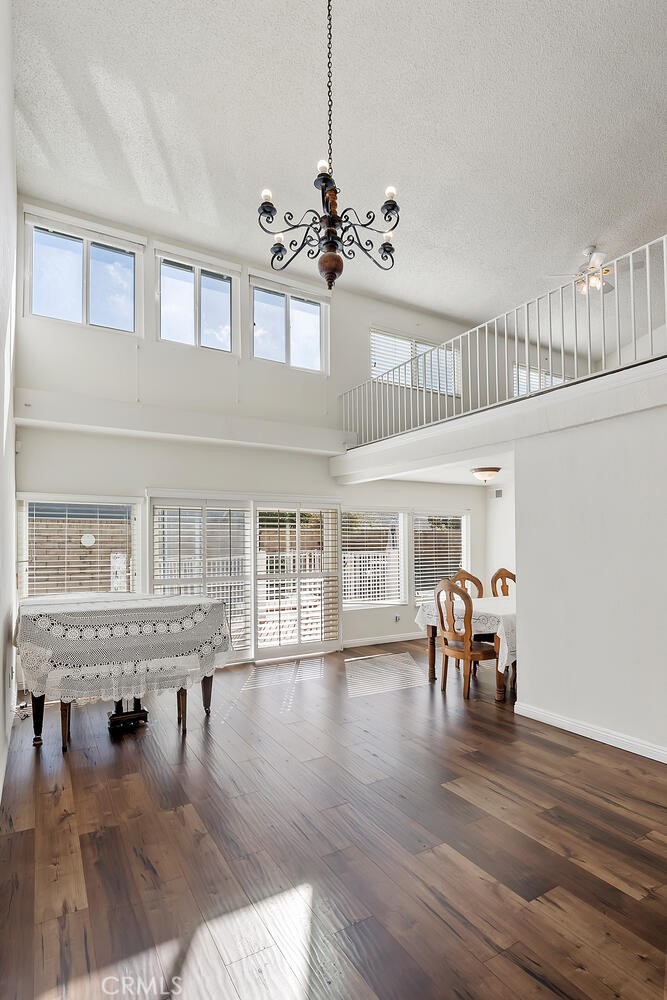 Valencia Glen (VLGL) - Residential Lease