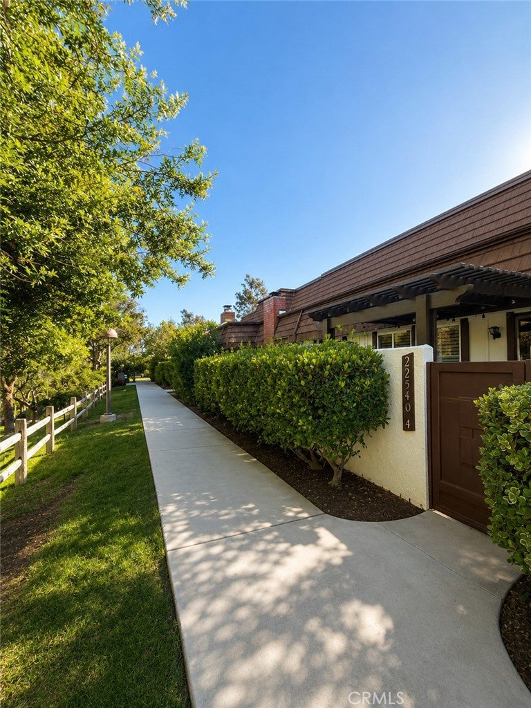 22540 Jeffrey Mark Court 4, Chatsworth CA 91311